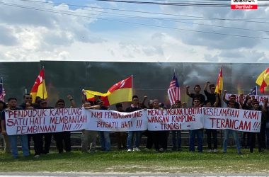 Penduduk Kampung Bukit Lanchung membantah projek pembinaan pangsapuri